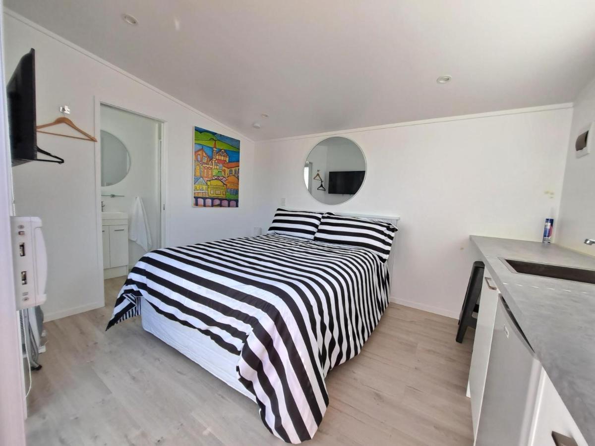 Hotel Pod Bach On Tweed Tauranga Exterior foto